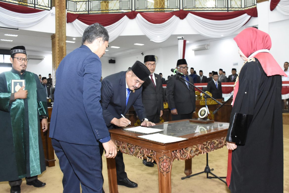 Pelantikan Pimpinan Definitif DPRD Tubaba, M. Firsada : Kolaborasi Legislatif dan Eksekutif Kunci Berbagai Program Pembangunan