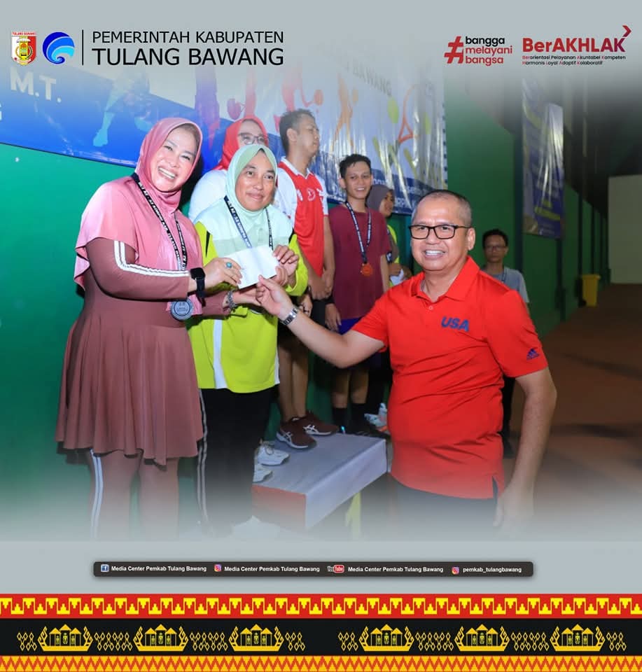 Silaturahmi Pemkab Tulang Bawang Meriahkan HUT ke-53 KORPRI dengan Pertandingan Tenis Persahabatan