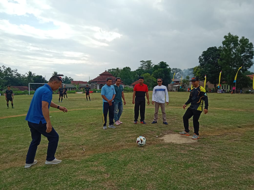 Rayakan HUT ke 11 Tiga Tiyuh Gelar Turnamen Sepak Bola