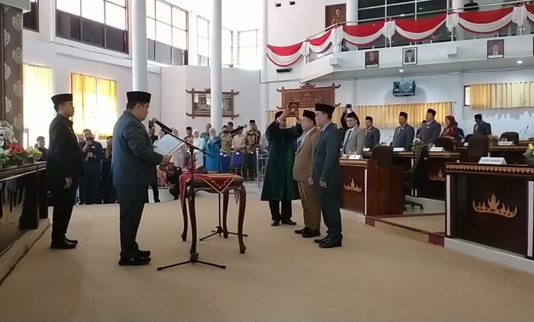 Ketua DPRD Way Kanan, Resmi Lantik Anggota PAW