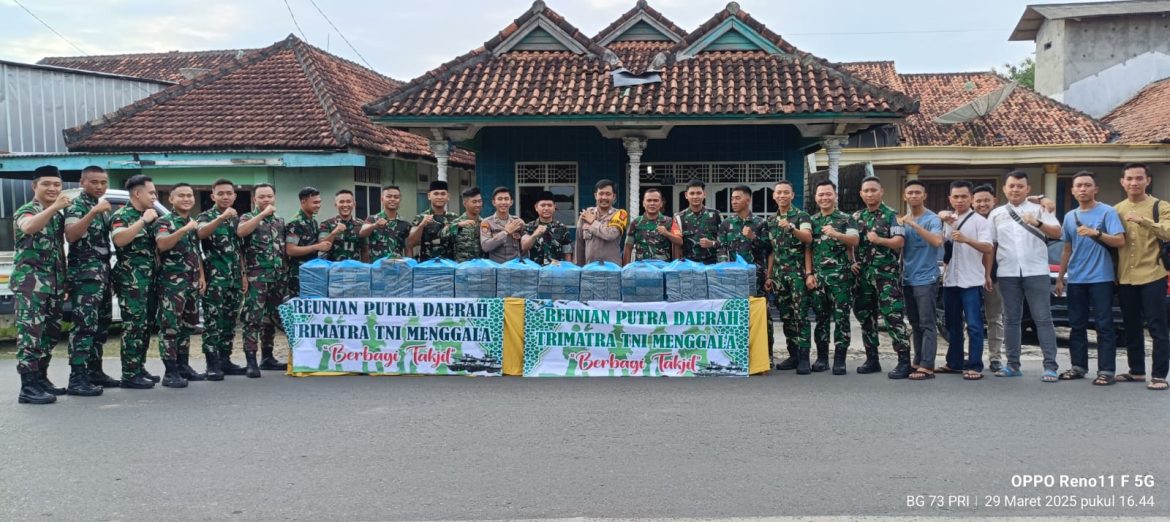 Reunian Tri Matra TNI dan Polri Menggala Berbagi Takjil