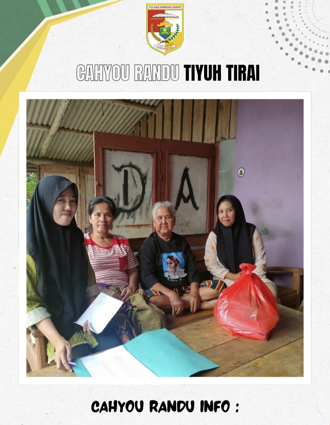 Menjelang Idhul Fitri Kepalo Tiyuh Cahyou Randu Bagikan Bingkisan Ke Warga