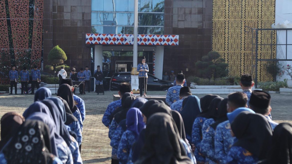 Pemerintah Kabupaten Way Kanan menyelenggarakan Apel Bulanan di Lingkungan Pemerintah Kabupaten Way Kanan